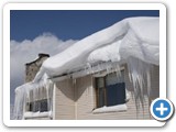 Charge de neige, poids énorme sur la structure de la maison